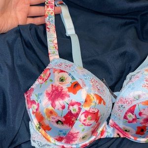 36 B Victoria’s Secret Push Up Bra